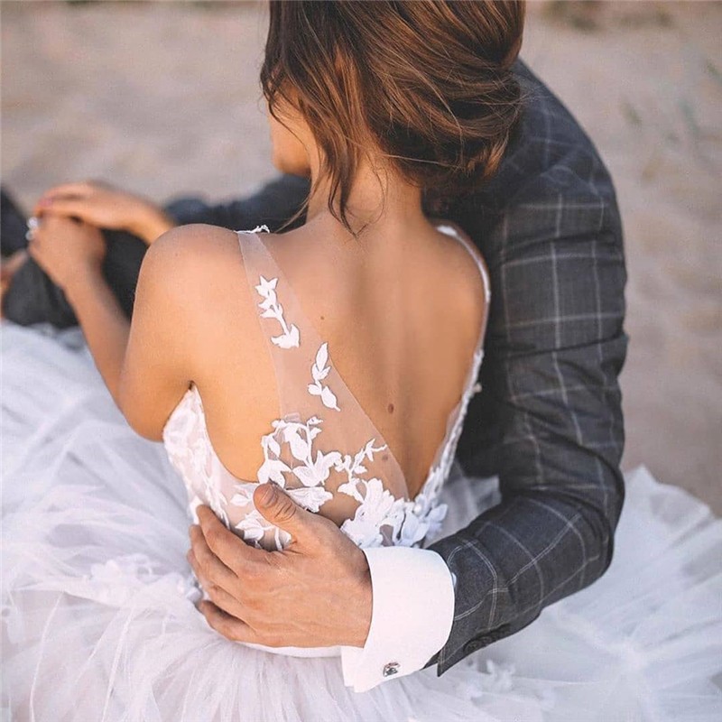 Beach V-Neck Appliques Lace Tulle Backless Boho Wedding Gowns Boheimian A-e Princess Bridal Dress