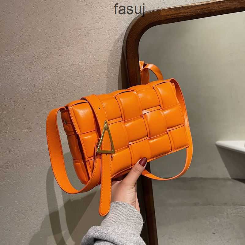 Fashion Ladies Bottess bags Venetas Woven Women's Autumn and Winter New Soft Envelope Small tofu Korean version messenger women's shoulder, White
Fashion Ladies Bottess bags Venetas Woven Women's Autumn and Winter New Soft Envelope Small tofu Korean version messenger women's shoulder, White