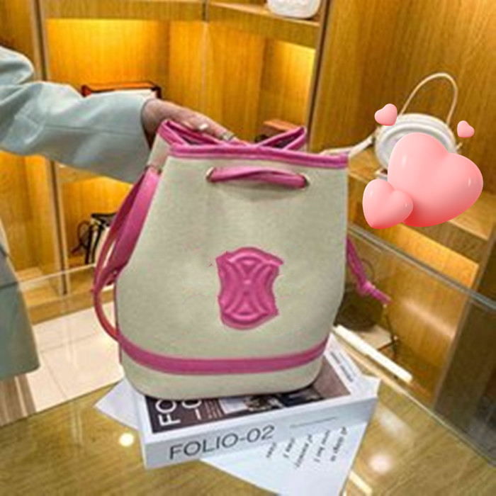 Factory Online Export Designer Tide Brand Ladies Bags 2022 New Fashion Arc Bucket Drawstring Portable with Leather Women's Commuting One Shoulder Diagonal, Black
Factory Online Export Designer Tide Brand Ladies Bags 2022 New Fashion Arc Bucket Drawstring Portable with Leather Women's Commuting One Shoulder Diagonal, Black