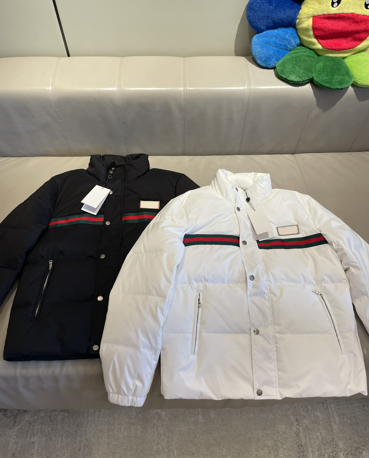 Fall and winter fashion new brand designer jackets highquality stripe stitching design classic zipper single breasted mens luxury down jacket, White
Fall and winter fashion new brand designer jackets highquality stripe stitching design classic zipper single breasted mens luxury down jacket, White