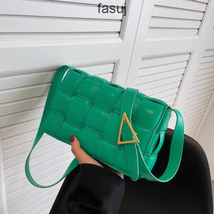 Fashion Ladies Bottess bags Venetas 2022 summer new woven pillow wrapping small square one shoulder cross messenger women's lady, White
Fashion Ladies Bottess bags Venetas 2022 summer new woven pillow wrapping small square one shoulder cross messenger women's lady, White