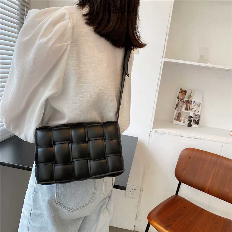 Fashion Ladies Bottess bags Venetas High sense female 2022 new net red woven Messenger chest small square mobile phone, White
Fashion Ladies Bottess bags Venetas High sense female 2022 new net red woven Messenger chest small square mobile phone, White