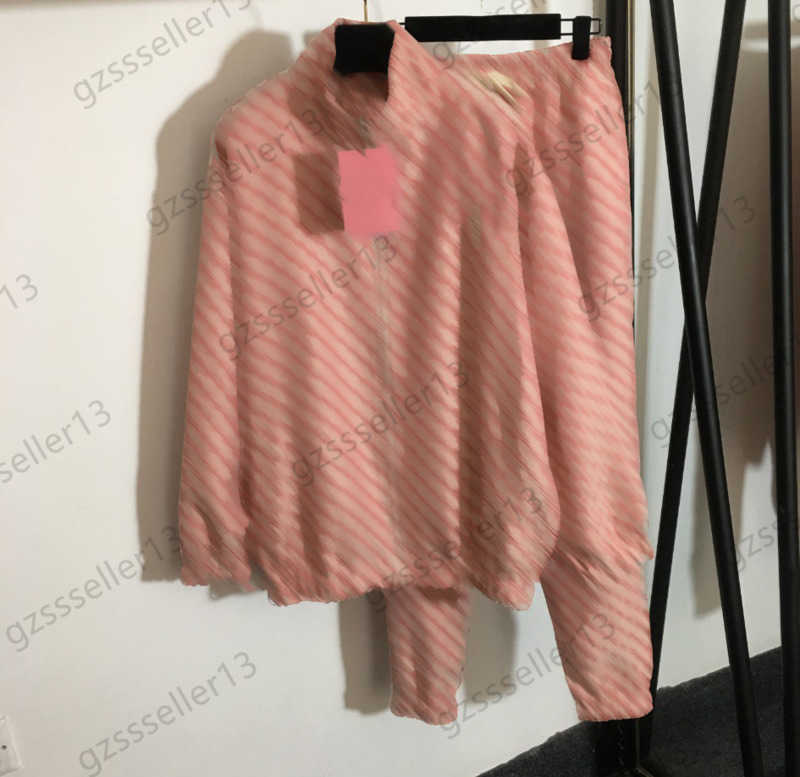 Womens Two Piece Tracksuit Letters Jacquard Embroidery Badge Stand-up Collar Zipper Jacket Elastic Waist Casual Trousers Profile Movement Style Women Clothing 180, 12
Womens Two Piece Tracksuit Letters Jacquard Embroidery Badge Stand-up Collar Zipper Jacket Elastic Waist Casual Trousers Profile Movement Style Women Clothing 180, 12