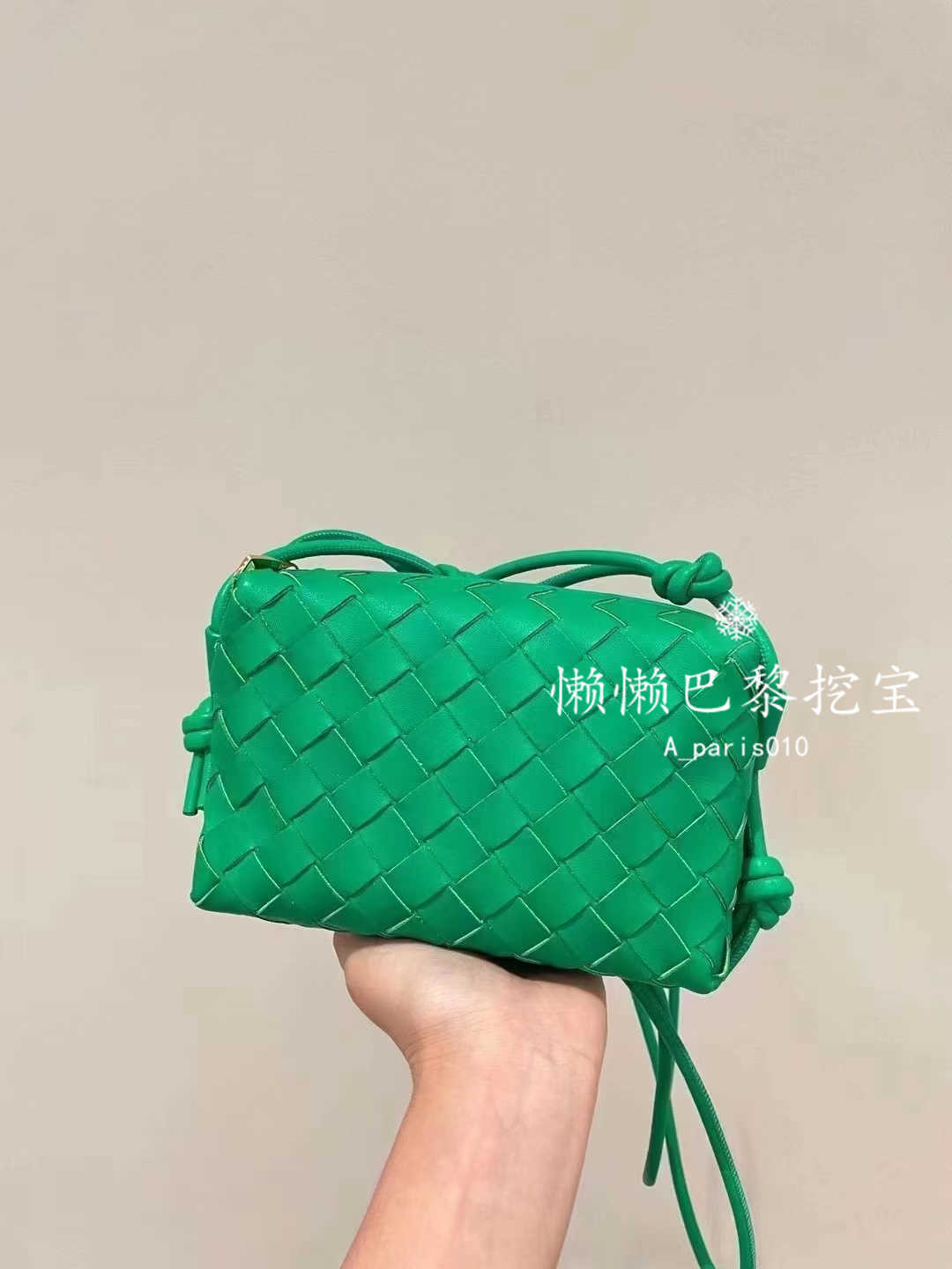 Classic fashion woven Bottess bags Venetas cross-country camera On the way loop Mini PARROT GREEN BOX Crossbody small square have logo
Classic fashion woven Bottess bags Venetas cross-country camera On the way loop Mini PARROT GREEN BOX Crossbody small square have logo