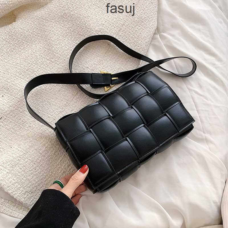 Fashion Ladies Bottess bags Venetas 2022 New Versatile Crossbody Women Woven Che er Tofu Simple Small Design Shoulder, Brown
Fashion Ladies Bottess bags Venetas 2022 New Versatile Crossbody Women Woven Che er Tofu Simple Small Design Shoulder, Brown