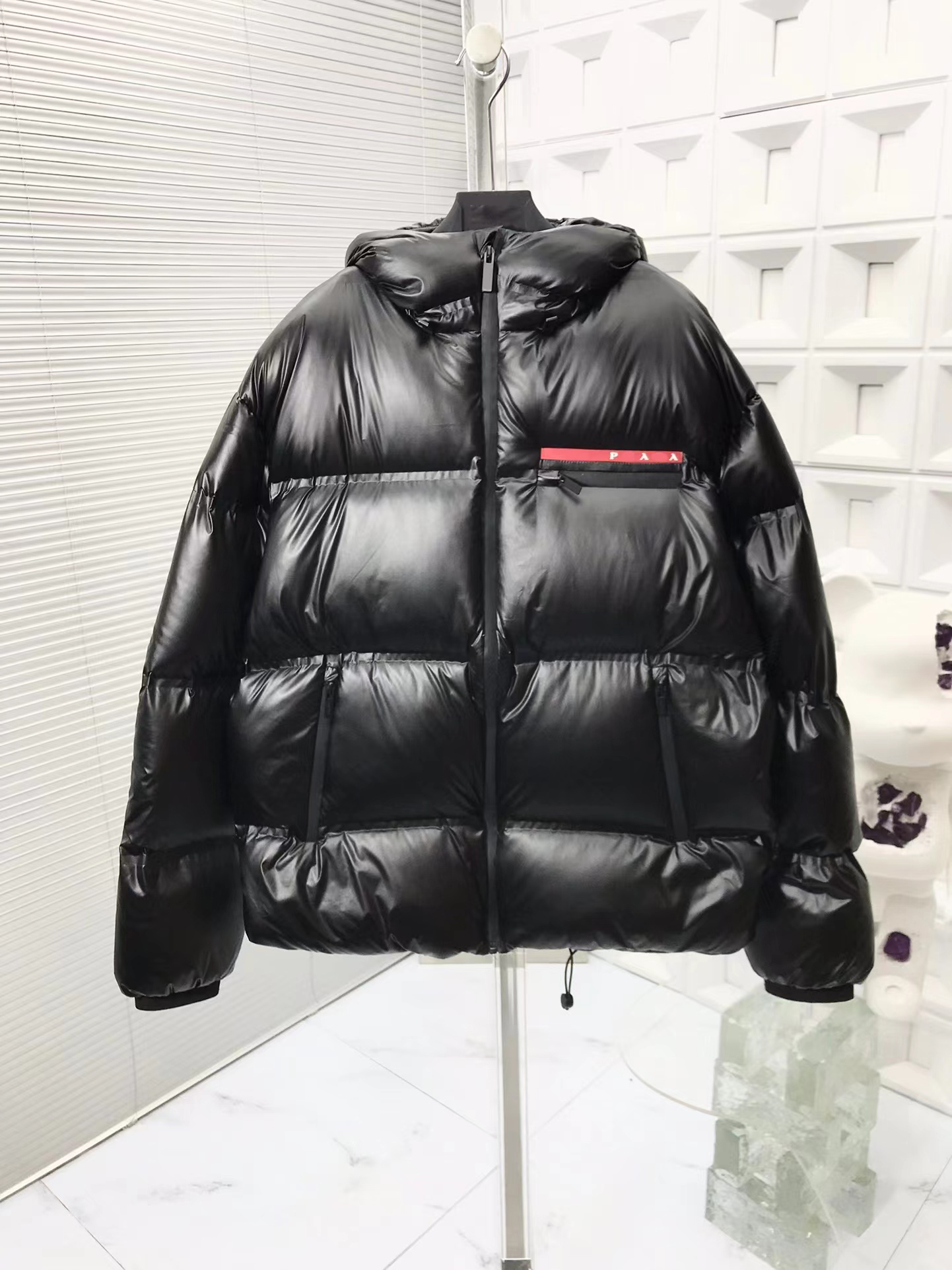 designer Winter Coat Fashion men Down Jacket Mid Length Style Hoodie Long Sleeve Sweater lady jacket black pra
designer Winter Coat Fashion men Down Jacket Mid Length Style Hoodie Long Sleeve Sweater lady jacket black pra