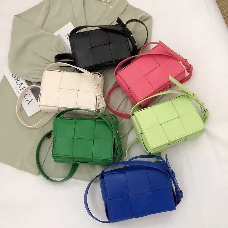 Luxurious Designer Bottess bags Venetas 2022 New Small Popular Mini Woven Versatile Fashion Chest One Shoulder Crossbody Square Wa have a logo, Light green
Luxurious Designer Bottess bags Venetas 2022 New Small Popular Mini Woven Versatile Fashion Chest One Shoulder Crossbody Square Wa have a logo, Light green