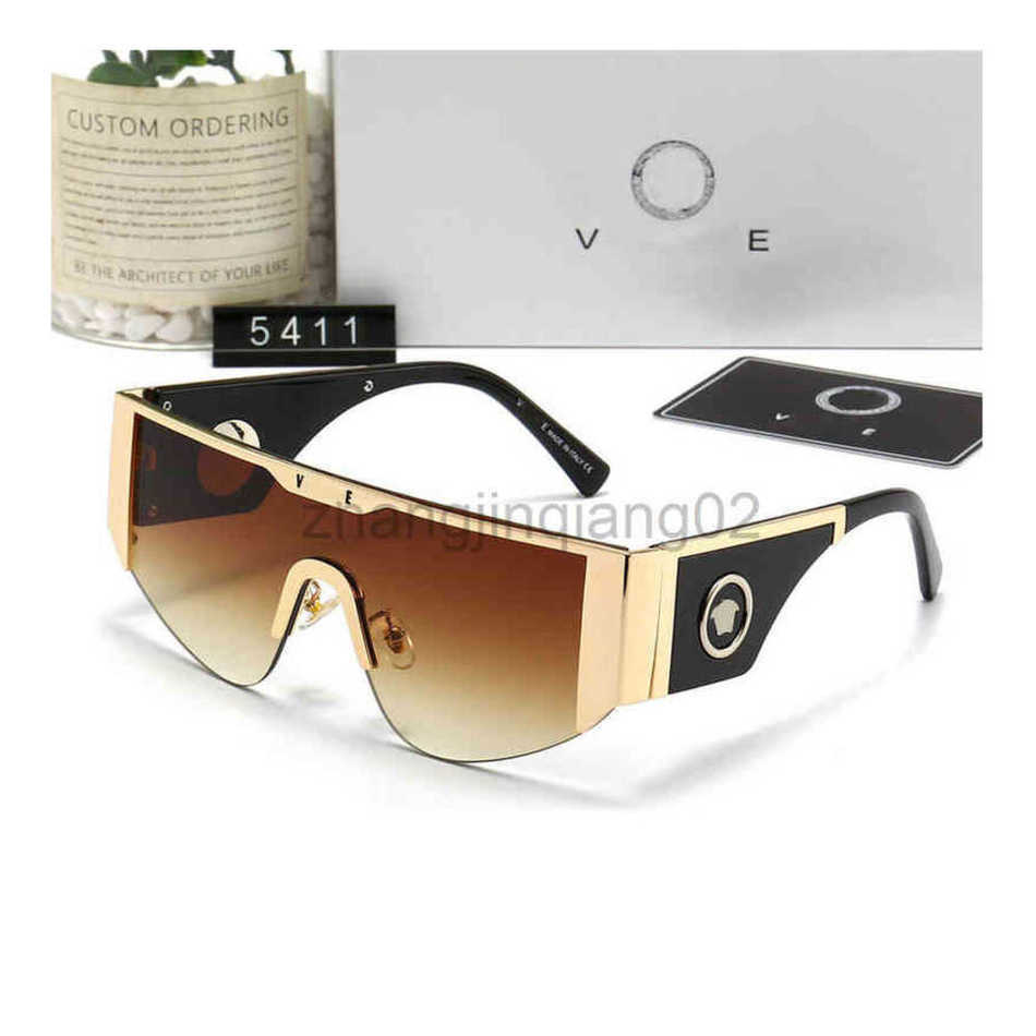 Designer Versage Sunglass Cycle Luxurious Fashion Brands Woman Mens Vintage Baseball Sport Summer Winter Polarize Medussa Shield Glasses
Designer Versage Sunglass Cycle Luxurious Fashion Brands Woman Mens Vintage Baseball Sport Summer Winter Polarize Medussa Shield Glasses