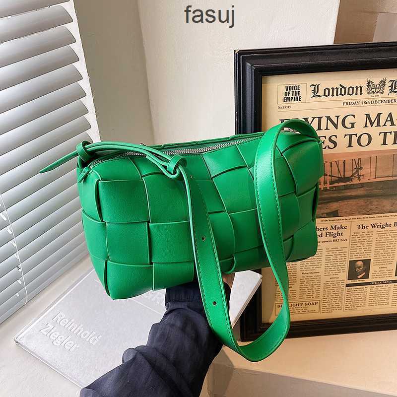Luxurious Designer Bottess bags Venetas Simple Woven Plaid Women's 2022 New Fashionable Fashion One Shoulder Underarm Personality, Khaki
Luxurious Designer Bottess bags Venetas Simple Woven Plaid Women's 2022 New Fashionable Fashion One Shoulder Underarm Personality, Khaki