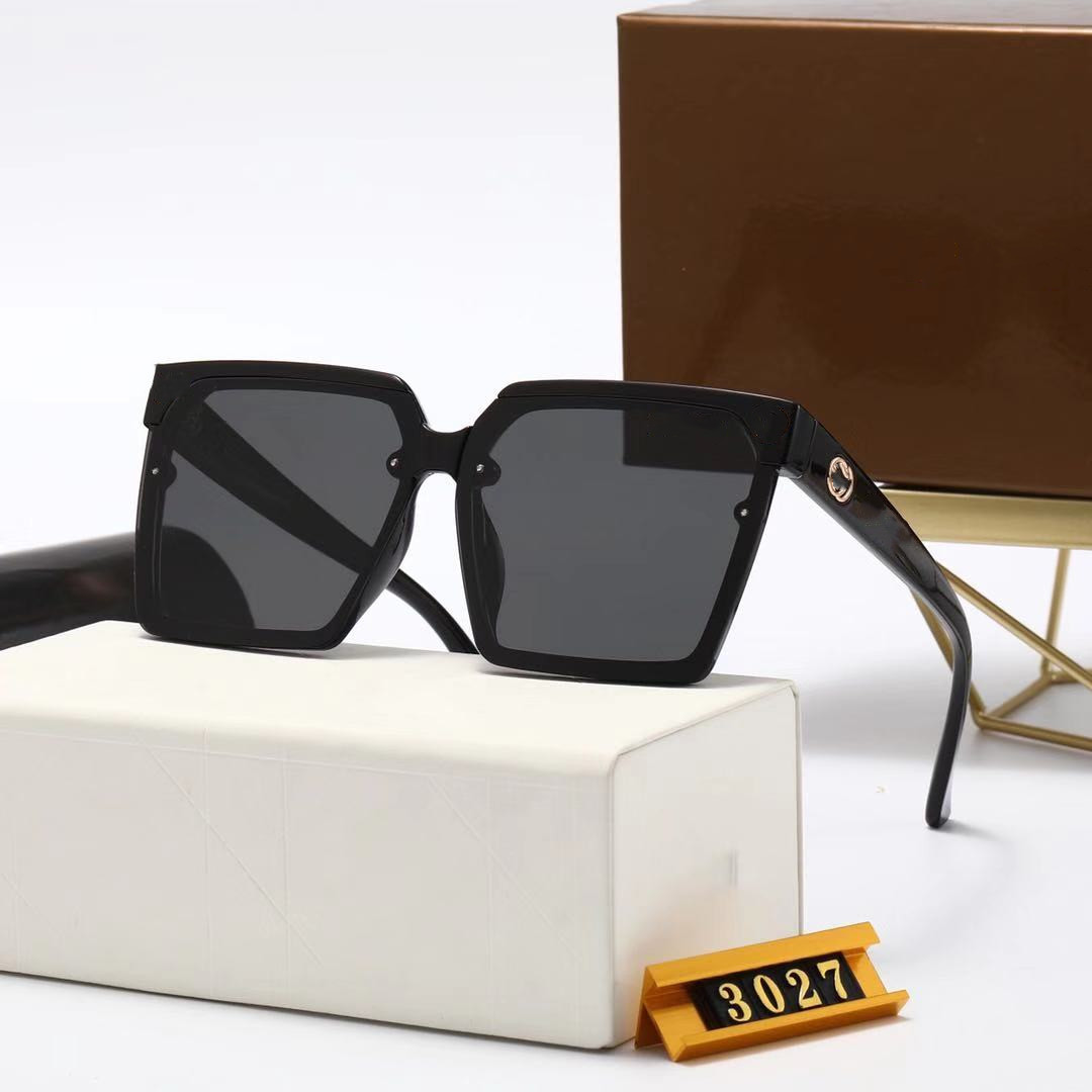 Designe Sunglasses Designer letter women Men Goggle senior For Women eyeglasses frame Vintage Metal Sun Glasses With box 3027
Designe Sunglasses Designer letter women Men Goggle senior For Women eyeglasses frame Vintage Metal Sun Glasses With box 3027