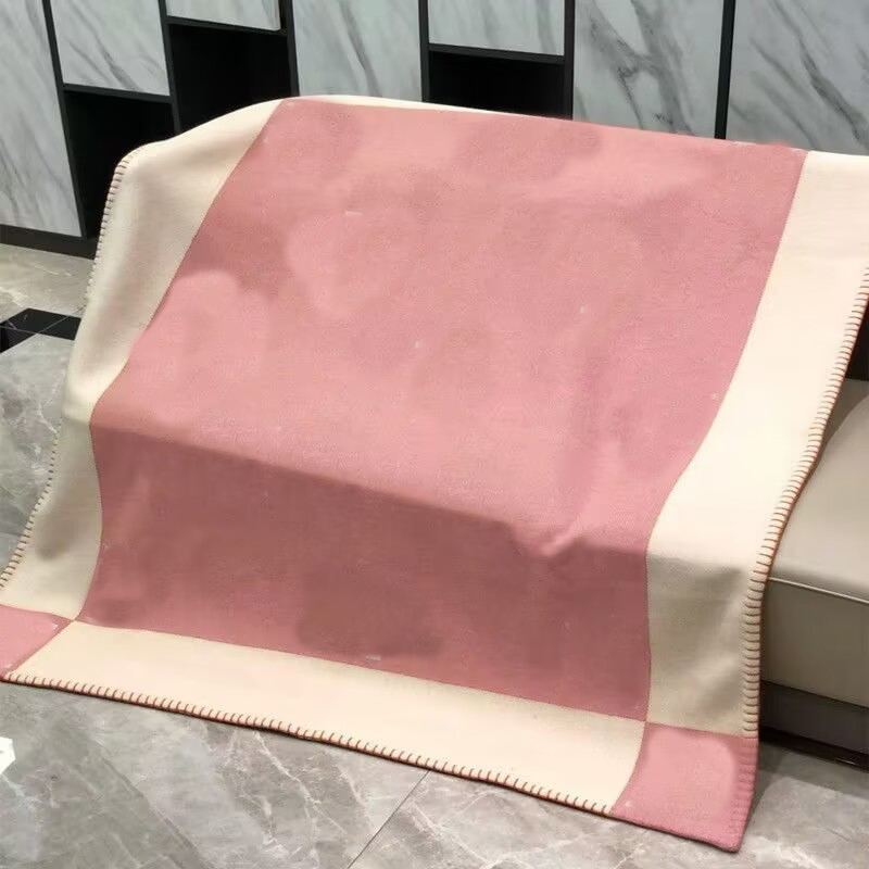 Fashion Designer Blankets Cashmere Bedding Rug Christmas Wool Soft Home Textiles Supplies Letter Comforters Fleece Throw Blanket Winter Rugs