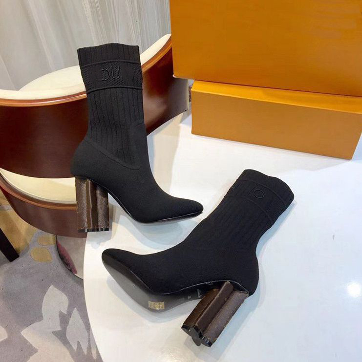 Luxury Designer Women Boots Letter Louiseity Cowboy Heel Boot Fashion Woman Winter Viutonity Tabi Booties DSdd
Luxury Designer Women Boots Letter Louiseity Cowboy Heel Boot Fashion Woman Winter Viutonity Tabi Booties DSdd