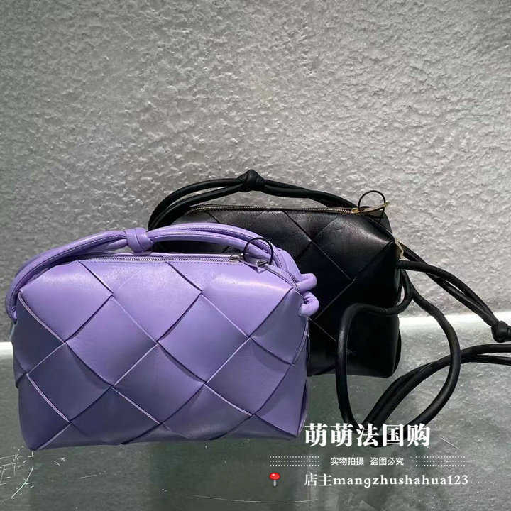Classic fashion woven Bottess bags Venetas cross-country camera 22 new Cassette box mini diagonal small square shoulder have logo
Classic fashion woven Bottess bags Venetas cross-country camera 22 new Cassette box mini diagonal small square shoulder have logo