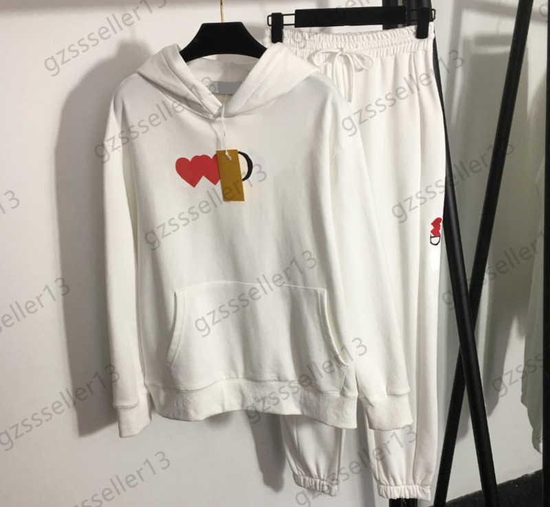 Tracksuits Womens Two Pieces Pants Kangaroo Pocket Design Heart Letter Print Hoodie Elastic Waist Drawstring Casual Trousers Women Clothing 3 Colors 1970
Tracksuits Womens Two Pieces Pants Kangaroo Pocket Design Heart Letter Print Hoodie Elastic Waist Drawstring Casual Trousers Women Clothing 3 Colors 1970