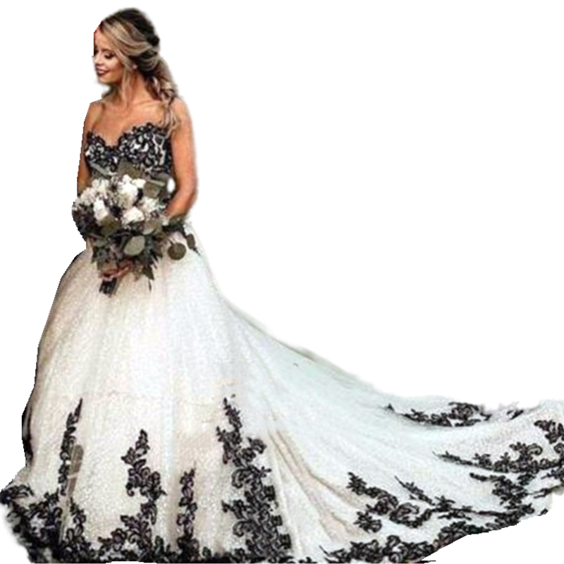 White And Black Gothic Wedding Dress A-Line Vintage Strapless Bride Gowns Sweetheart Neck Sleevless Long Train Country Bridal Robe Lace Appliques Plus
