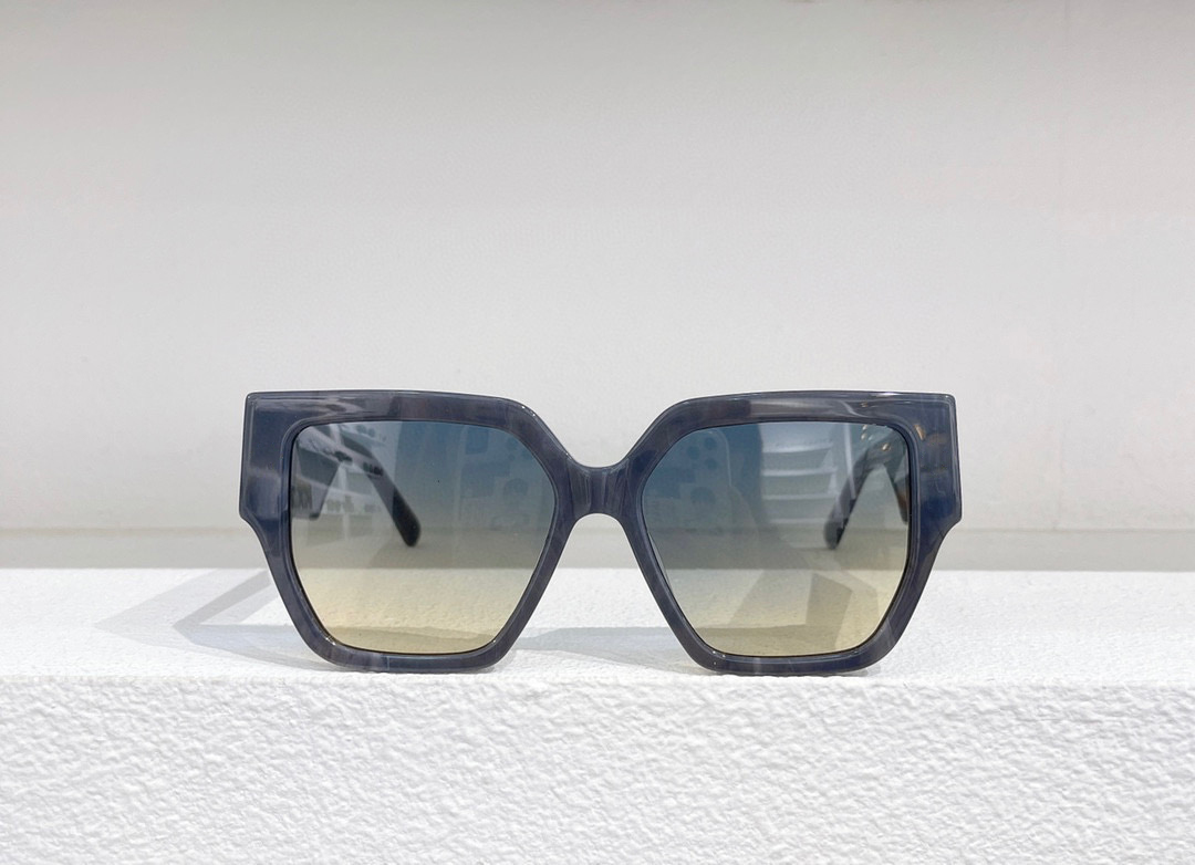 Womens Sunglasses For Women Men Sun Glasses Mens 1565 Fashion Style Protects Eyes UV400 Lens With Random Box And Case
Womens Sunglasses For Women Men Sun Glasses Mens 1565 Fashion Style Protects Eyes UV400 Lens With Random Box And Case