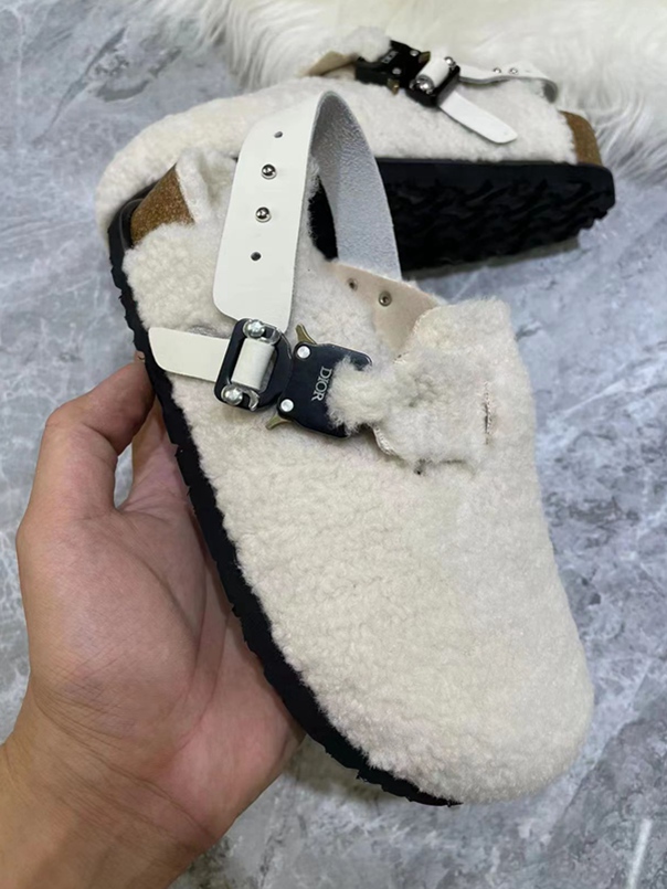 Autumn winter high-end soft Fur slippers luxury women designer fashionable noble full in Home leisure size 35-45
Autumn winter high-end soft Fur slippers luxury women designer fashionable noble full in Home leisure size 35-45