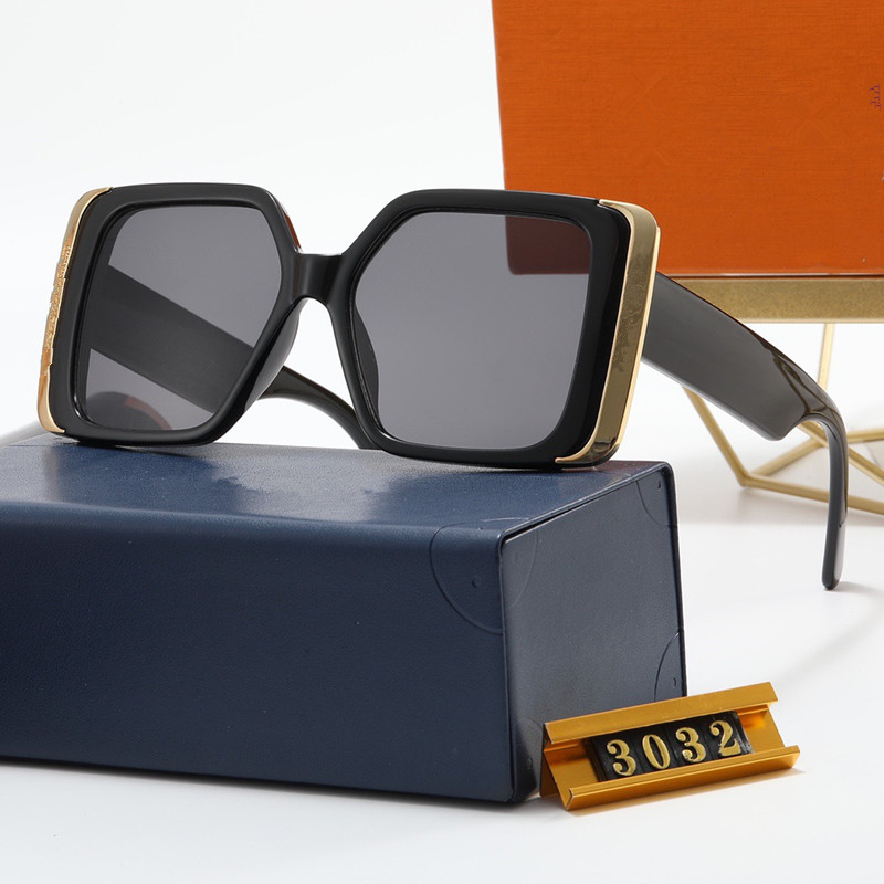 Fashion luxury man hot designer sunglasses for men and woman vintage square matte frame Letter printed Color film glasses trend leisure
Fashion luxury man hot designer sunglasses for men and woman vintage square matte frame Letter printed Color film glasses trend leisure