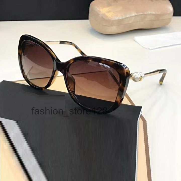 Designer glasses Gradient Square Sunglasses Girls Male Shades For Women Brand Polarized Colored Pearl Channel Sunglasses Steampunk Sun Glasses2565 quality highs
Designer glasses Gradient Square Sunglasses Girls Male Shades For Women Brand Polarized Colored Pearl Channel Sunglasses Steampunk Sun Glasses2565 quality highs