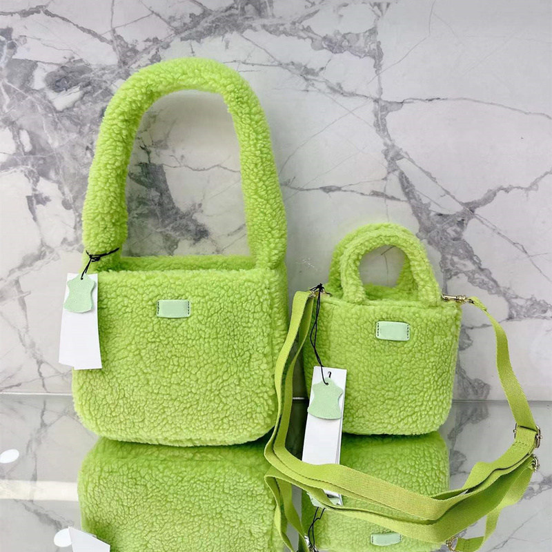 Mini Woman Edalen Shoulder Bags furry designer bag handbag crossbdy tote bag fashion cross body totes purses pochettes Winter Warm Soft sherpa fur 5A, Contact seller
Mini Woman Edalen Shoulder Bags furry designer bag handbag crossbdy tote bag fashion cross body totes purses pochettes Winter Warm Soft sherpa fur 5A, Contact seller