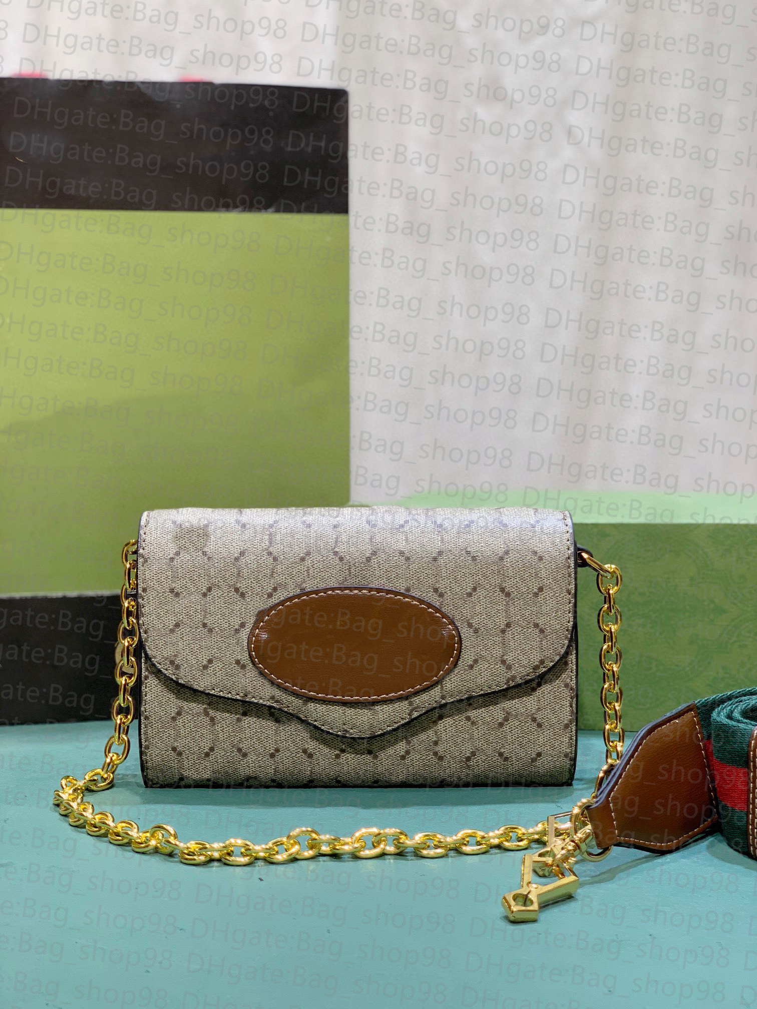 Fashion women bag chain shoulder bag 2022 new canvas clamshell fashion ring metal LOGO luxury brand crossbody bag, Black 
Fashion women bag chain shoulder bag 2022 new canvas clamshell fashion ring metal LOGO luxury brand crossbody bag, Black