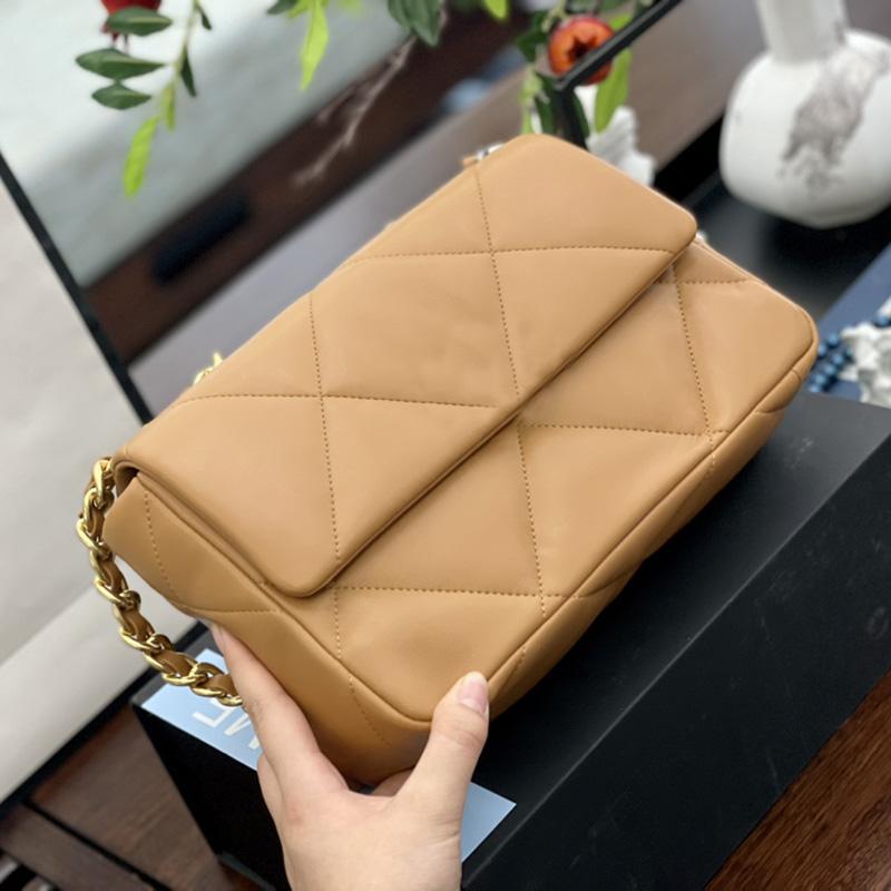 22Ss Luxury Designer Handbags 19 Series Classic Flap Quilted Lambskin Bags Gold Metal Hardware Chain Handle Totes Large Capacity Outdoor Sacoche Purse 26CM, Box
22Ss Luxury Designer Handbags 19 Series Classic Flap Quilted Lambskin Bags Gold Metal Hardware Chain Handle Totes Large Capacity Outdoor Sacoche Purse 26CM, Box