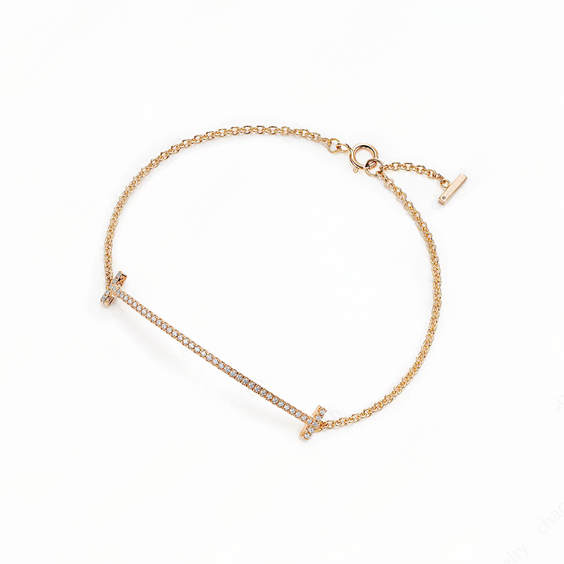 Top luxury bracelets womens love bracelet 18K gold buckle stainless steel full diamonds smile design charm bangles fashion designer jewelry 17cm Valentine's Day
Top luxury bracelets womens love bracelet 18K gold buckle stainless steel full diamonds smile design charm bangles fashion designer jewelry 17cm Valentine's Day