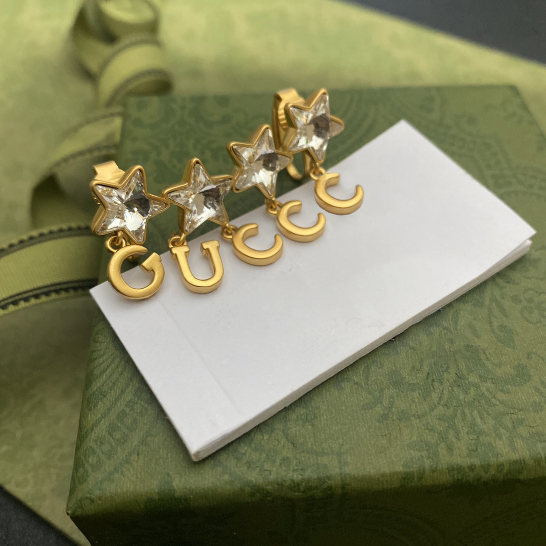 Fashion earrings Female high-end temperament earring super fairy light luxury earrings trend
Fashion earrings Female high-end temperament earring super fairy light luxury earrings trend