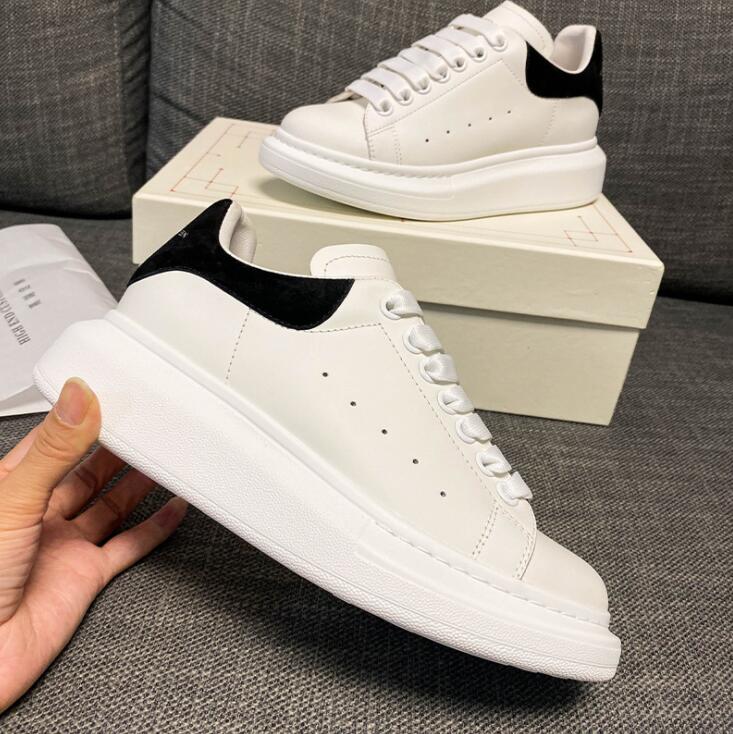woman shoe oversized sneaker women casual leather lace up fashion platform white black men luxury velvet suede alexander mcquen mcqueenn mc queen mcqueen OB94