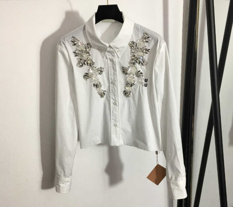 Womens Shirts Tops Heavy Sequins Diamond Flowers Embroidered Lettered Lapel Long Sleeve Cotton Shirt Single Button Opening Design Blouse Top Women Wear 1960
Womens Shirts Tops Heavy Sequins Diamond Flowers Embroidered Lettered Lapel Long Sleeve Cotton Shirt Single Button Opening Design Blouse Top Women Wear 1960