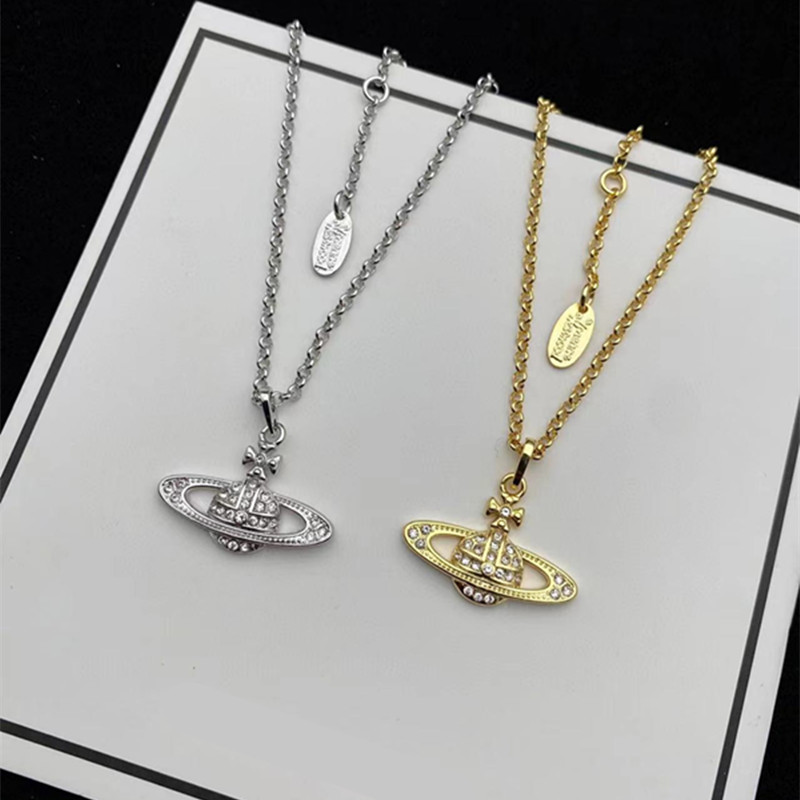 Vivian Diamonds Saturn Pendant Necklace Fashion Vivienne Classic Women Jewelry Collar Chain
Vivian Diamonds Saturn Pendant Necklace Fashion Vivienne Classic Women Jewelry Collar Chain