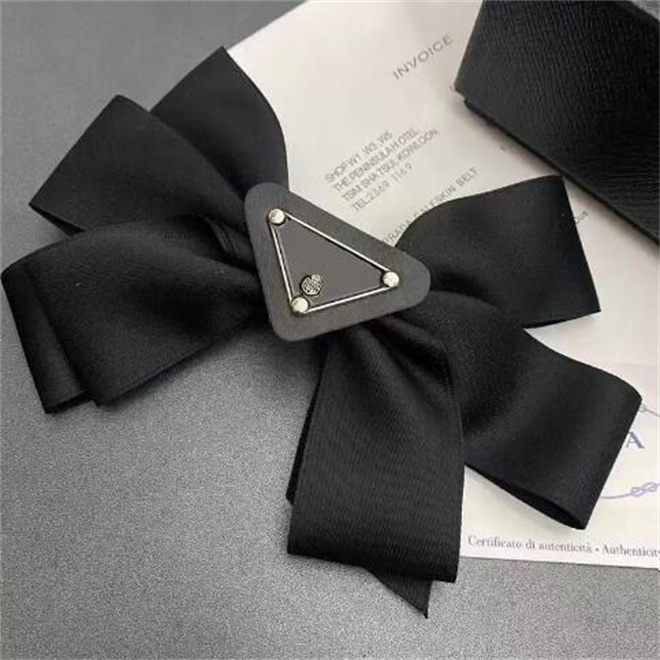 Luxury Designer Barrettes Girls Hairpin Classic Letter Hair Clips Hairclips Fashion Women Bow Hairpins Hair Accessories