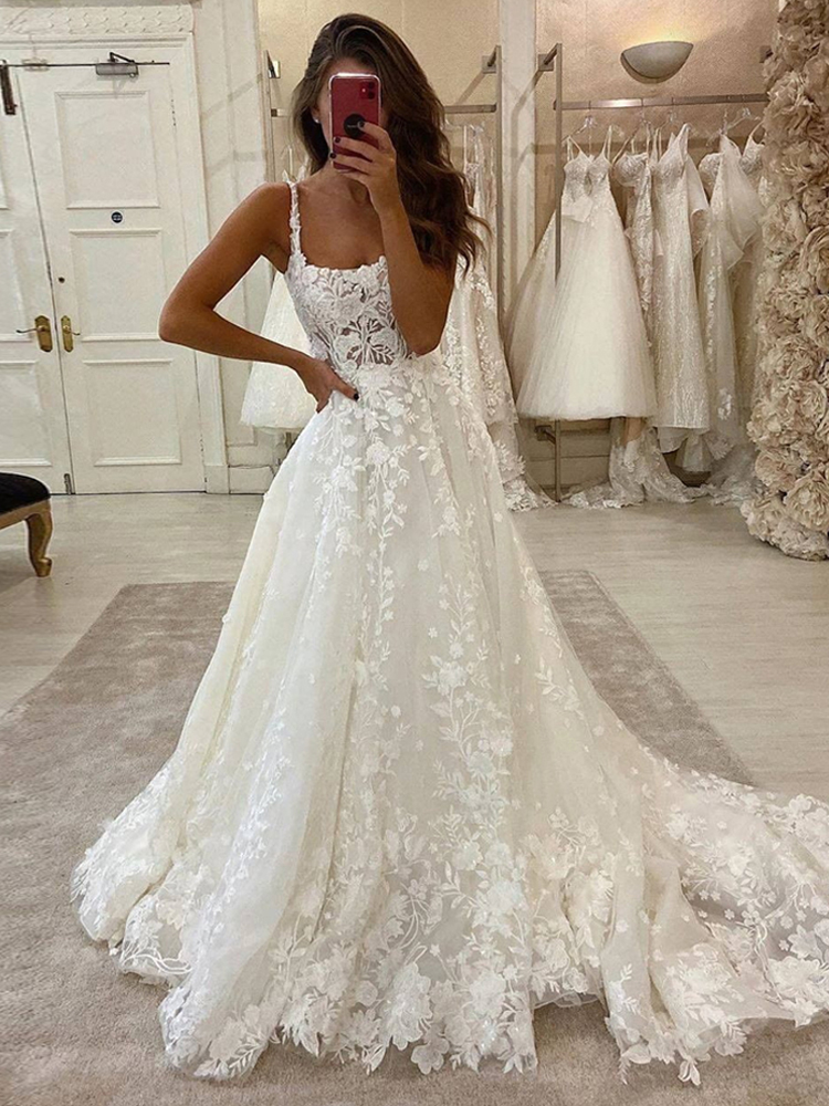 Princess Dresses Lace Appliques Beach Bridal Gowns Boat Neck Spaghetti Straps Boho Country Wedding Gown Open Back
