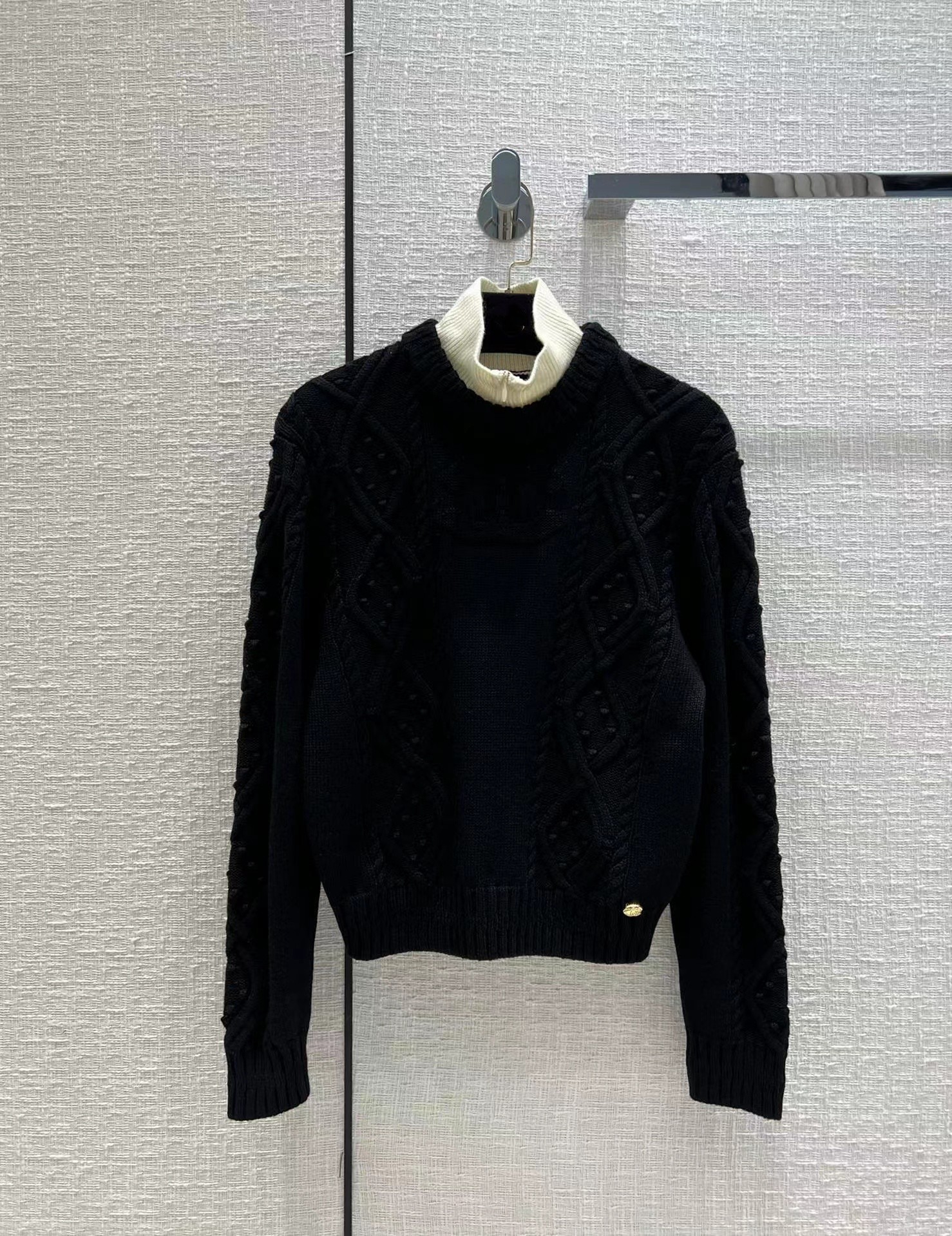 Women' Knits & Tees 2022 Autumn Winter Stand Collar Long Sleeve Rhinestone High End Jacquard Pullovers Women' Designer Sweater 1029-22, Black
Women' Knits & Tees 2022 Autumn Winter Stand Collar Long Sleeve Rhinestone High End Jacquard Pullovers Women' Designer Sweater 1029-22, Black