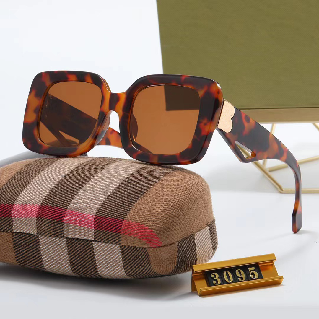 Fashion Classic design Luxury brand Sunglasses square yellow For Men Women oval Sun Glasses Gradient lens oval UV400 Eyewear 3095 WITH BOX CASE
Fashion Classic design Luxury brand Sunglasses square yellow For Men Women oval Sun Glasses Gradient lens oval UV400 Eyewear 3095 WITH BOX CASE