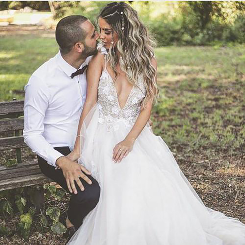 wers Dress White Vestido de noiva 3D wer Deep V-neck Wedding Dresses Delicate Appliques Backless Bridal Gown