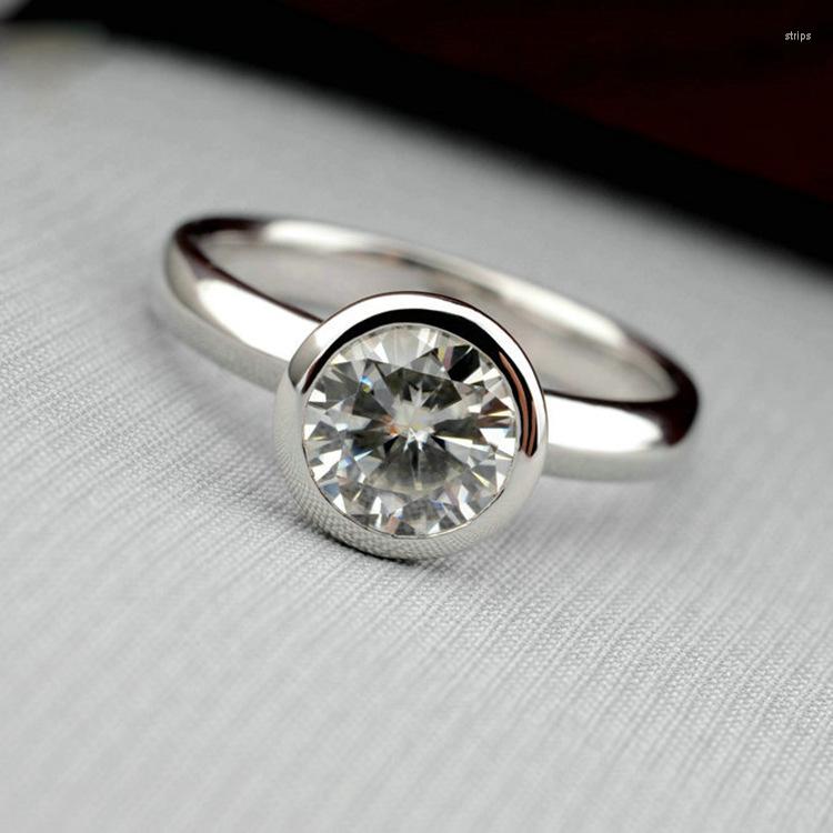Cluster Rings European Woman Couple RING Female Crystal FromAustrian Exquisite Lace Hollow Silver Fashion Jewelry
Cluster Rings European Woman Couple RING Female Crystal FromAustrian Exquisite Lace Hollow Silver Fashion Jewelry