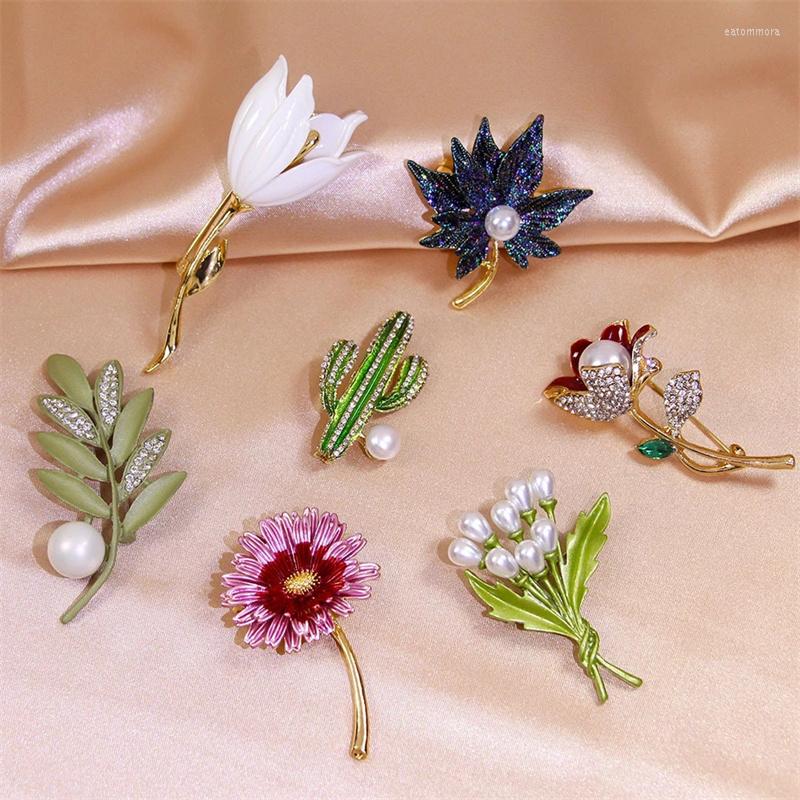 Brooches Vintage For Women Elegant Fashion Luxury Jewelry Botanical Flower Enamel Scarf Buckle Pearl Pin Temperament Accessories
Brooches Vintage For Women Elegant Fashion Luxury Jewelry Botanical Flower Enamel Scarf Buckle Pearl Pin Temperament Accessories
