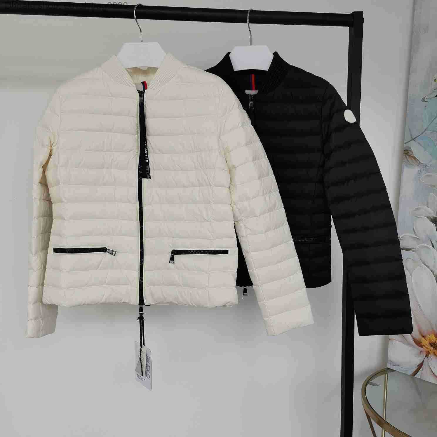 designer Womens Down Knit stitching Embroidered Letter Badge girl Parkas Dazzle Light Style Downs Jacket, White
designer Womens Down Knit stitching Embroidered Letter Badge girl Parkas Dazzle Light Style Downs Jacket, White