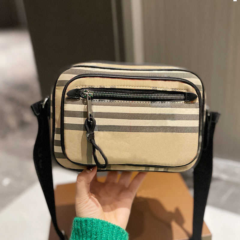handbag Evening bag Camera Bag Waist Bags Plaid Crossbody Handbags Women Flap Wallet Cowhide Leather Wide Canvas Shoulder Strap Exterior Zipper Pocket Fashion
handbag Evening bag Camera Bag Waist Bags Plaid Crossbody Handbags Women Flap Wallet Cowhide Leather Wide Canvas Shoulder Strap Exterior Zipper Pocket Fashion
