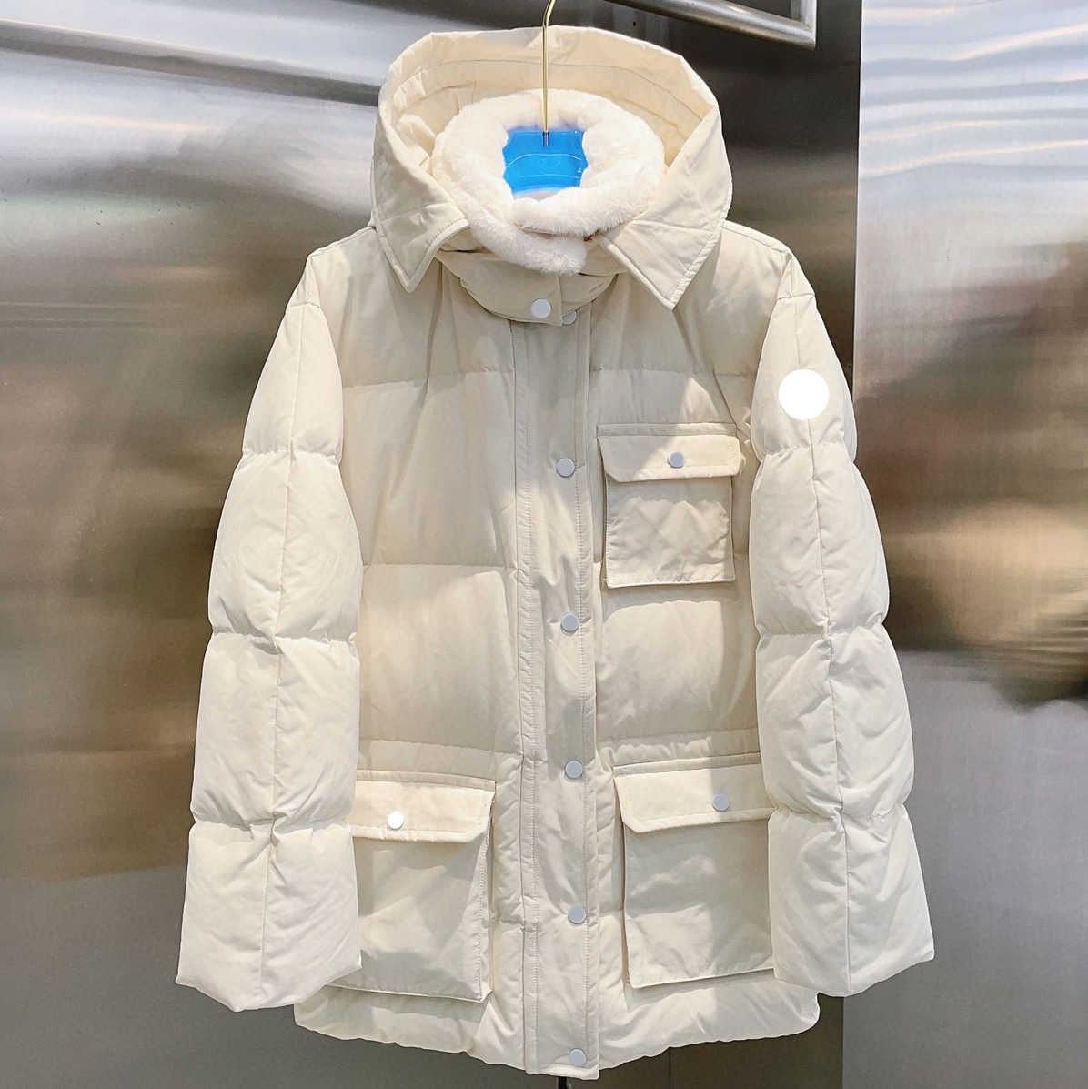 Careil designer womens down jacket embroidered badge women's long patchwork fur winter coat New puffer coat size 0//2, White
Careil designer womens down jacket embroidered badge women's long patchwork fur winter coat New puffer coat size 0//2, White