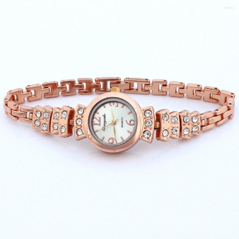 Wristwatches High Quality Fashion Luxury Women Brand Quartz Ladies Casual Rose Gold Crystal Watches O130
Wristwatches High Quality Fashion Luxury Women Brand Quartz Ladies Casual Rose Gold Crystal Watches O130