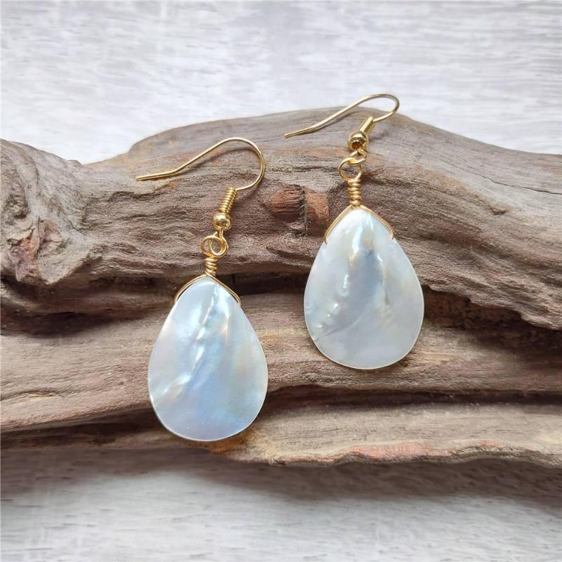 Dangle Earrings FUWO Simple Mother Of Pearl Earring Gold Wire Wrapped Feature Iridescent Shell Jewelry For Women ER618 5Pairs/Lot
Dangle Earrings FUWO Simple Mother Of Pearl Earring Gold Wire Wrapped Feature Iridescent Shell Jewelry For Women ER618 5Pairs/Lot