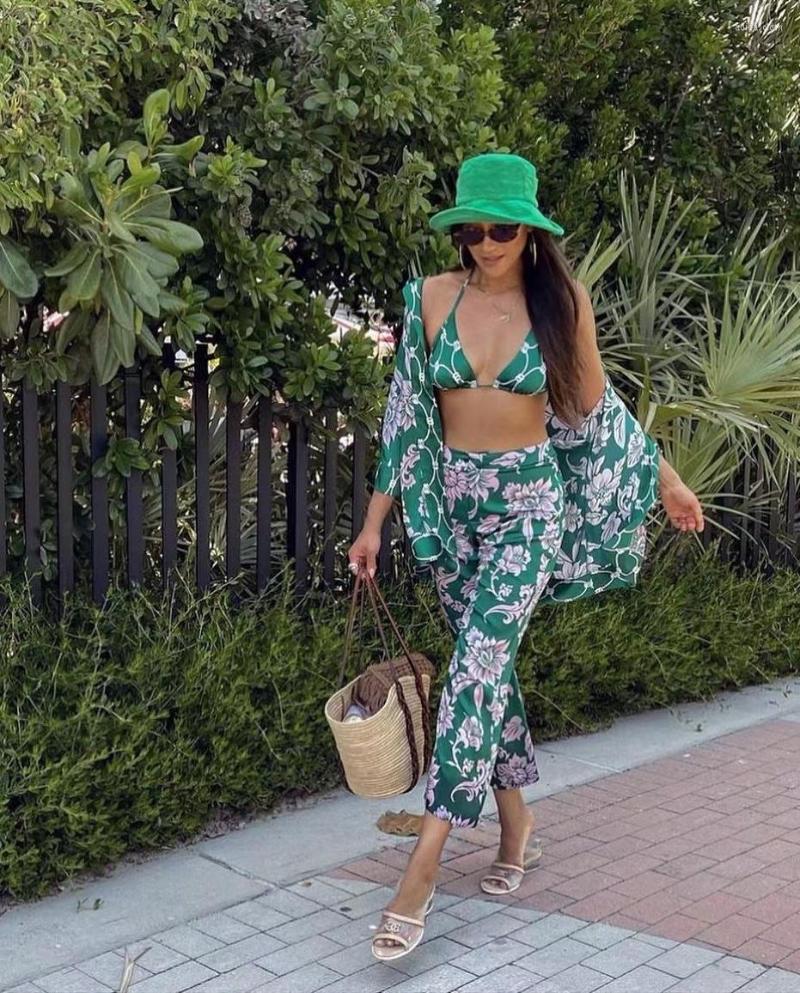 Women's Two Piece Pants Designers Floral Satin Oversized Shirt/Pencil Unisex Half Sleeve Lapel Kimono Vacay Blouse/Trousers Pajama Set
Women's Two Piece Pants Designers Floral Satin Oversized Shirt/Pencil Unisex Half Sleeve Lapel Kimono Vacay Blouse/Trousers Pajama Set