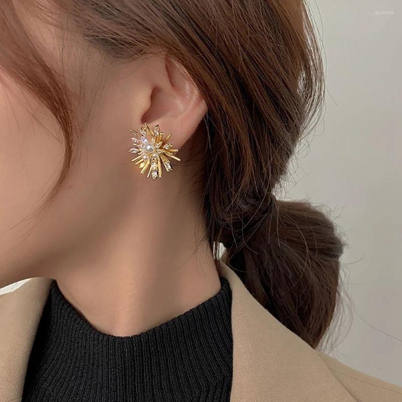 Stud Earrings 2022 Trend Korean Shiny Zircon Flower Woman Earring Girls Elegant Fireworks Pearl Statement Fashion Jewelry Gifts
Stud Earrings 2022 Trend Korean Shiny Zircon Flower Woman Earring Girls Elegant Fireworks Pearl Statement Fashion Jewelry Gifts