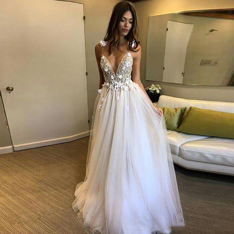 Flowers Wedding Dress White Vestido de noiva 3D flower Deep V-neck Wedding Dresses Delicate Appliques Backless Bridal Gown, Daffodil
Flowers Wedding Dress White Vestido de noiva 3D flower Deep V-neck Wedding Dresses Delicate Appliques Backless Bridal Gown, Daffodil