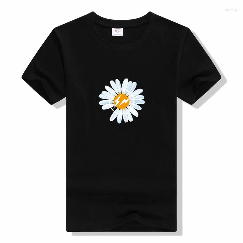 Men's T Shirts Little Daisies Print T-Shirt Summer Short Sleeve Simple Daisy Tee Shirt Fashion Men Women All-match O Neck Tees, Beige
Men's T Shirts Little Daisies Print T-Shirt Summer Short Sleeve Simple Daisy Tee Shirt Fashion Men Women All-match O Neck Tees, Beige