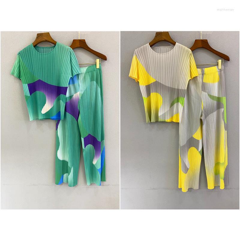 Women's Two Piece Pants Changpleat 2022 Summer High Street Women Sets Miyak Pleated Fashion Slim T-shirts And Straight-leg Two-piece Suit, Green
Women's Two Piece Pants Changpleat 2022 Summer High Street Women Sets Miyak Pleated Fashion Slim T-shirts And Straight-leg Two-piece Suit, Green