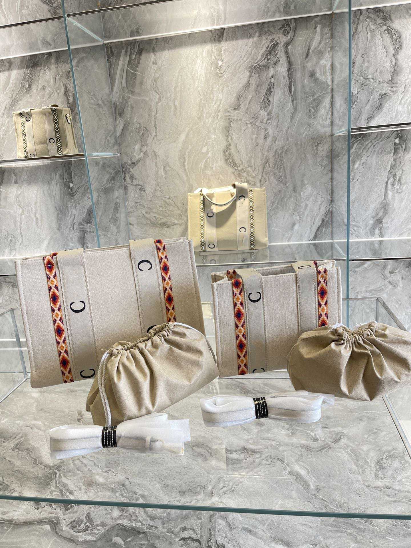 22 New Cle Bag Size Large 30cm Small 22cm Designer Hand Bag Purses Bumbag Shoulder Bags Famous Brand Modern Stylish, Separate expenses
22 New Cle Bag Size Large 30cm Small 22cm Designer Hand Bag Purses Bumbag Shoulder Bags Famous Brand Modern Stylish, Separate expenses