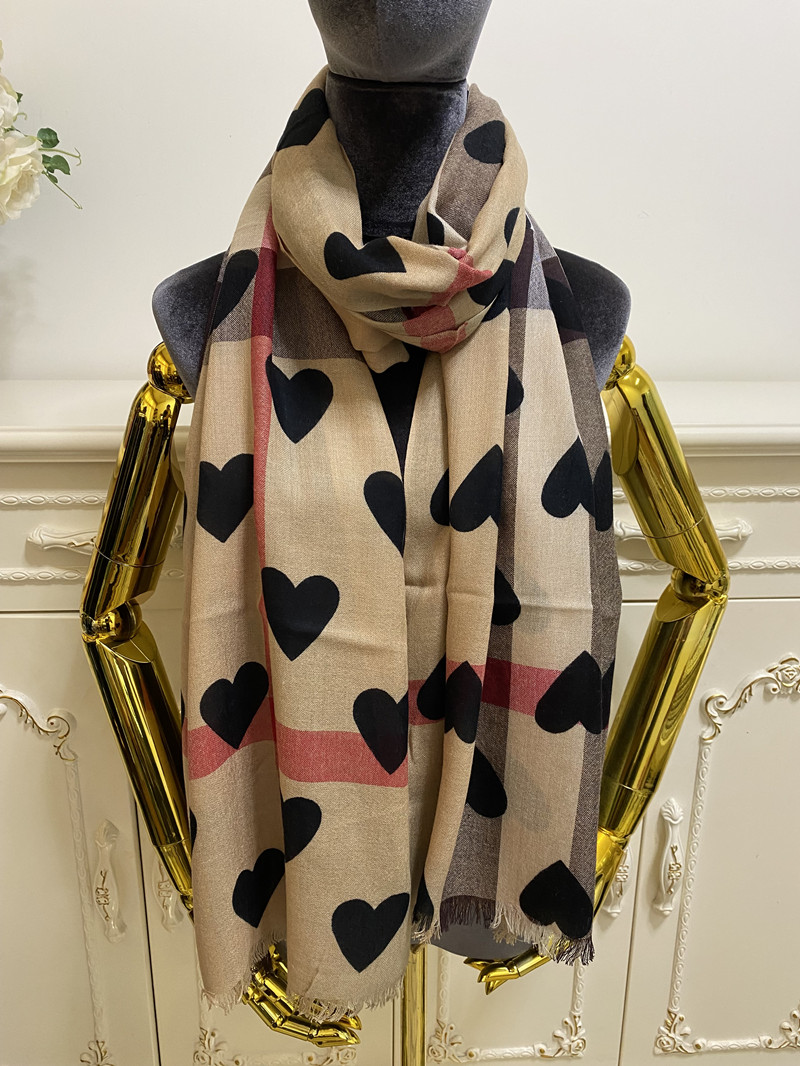 Women's long scarves goodquality 100% cashmere material thin and soft print hearts pattern size 190cm - 70cm
Women's long scarves goodquality 100% cashmere material thin and soft print hearts pattern size 190cm - 70cm